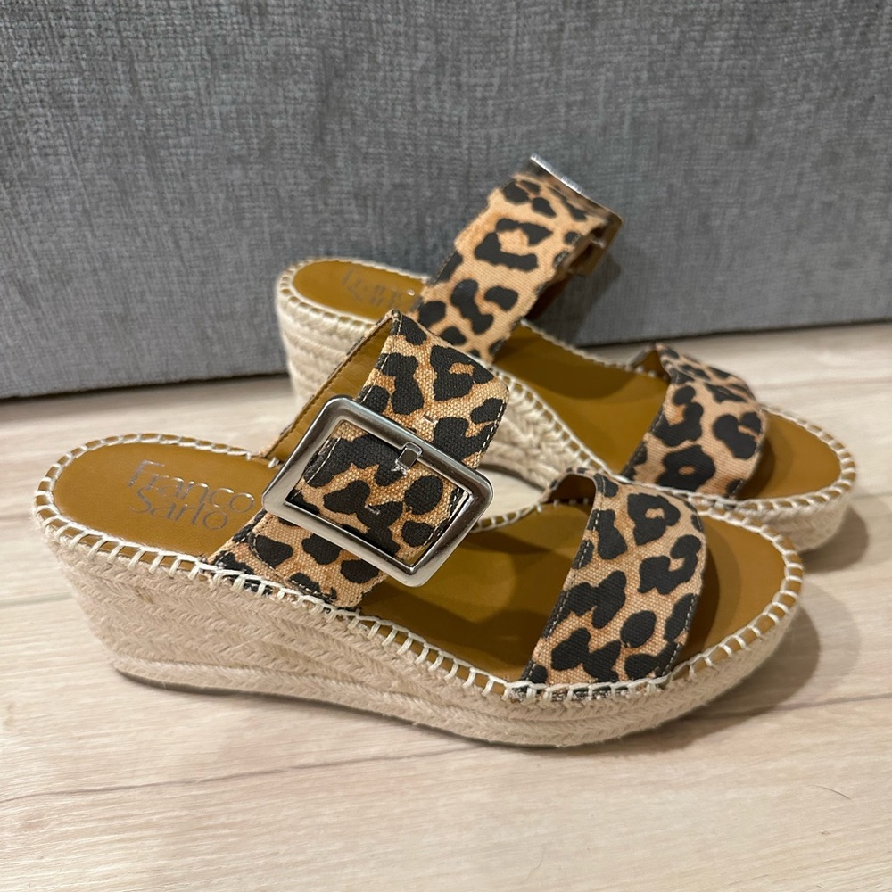 Women’s Sz 8.5 Franco Sarto Cheetah Print Wedge Sandals - Picture 3 of 4